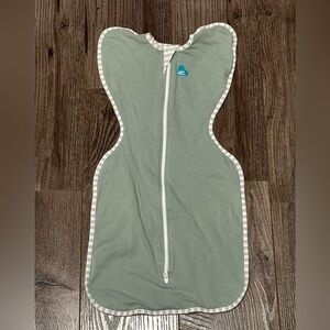 Love to dream hands up swaddle - size small 0.2TOG